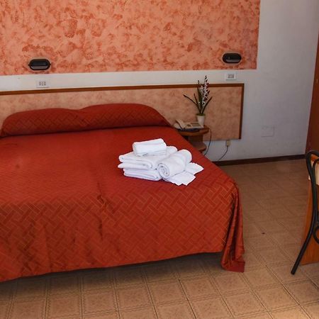Tyc Hotel Viserbella di Rimini Kültér fotó