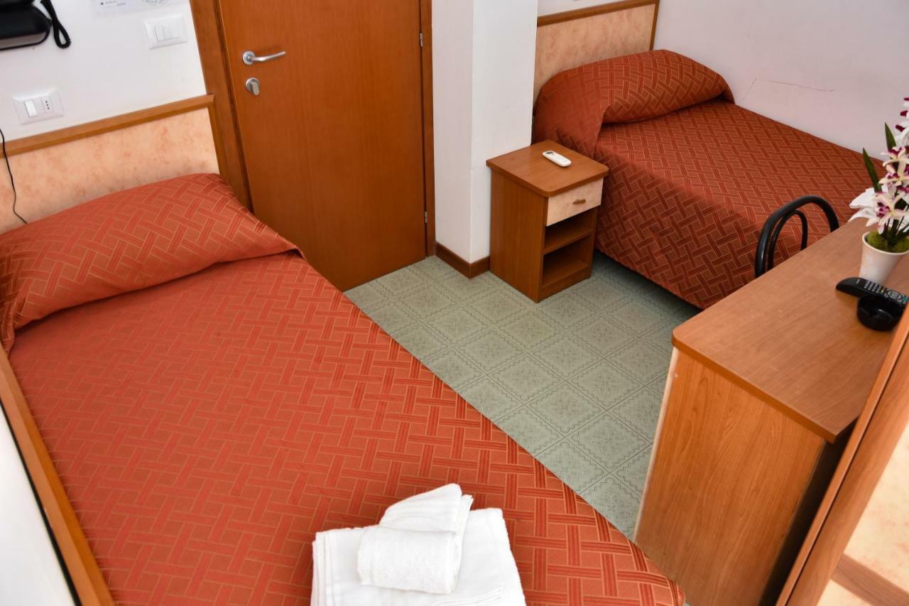 Tyc Hotel Viserbella di Rimini Kültér fotó