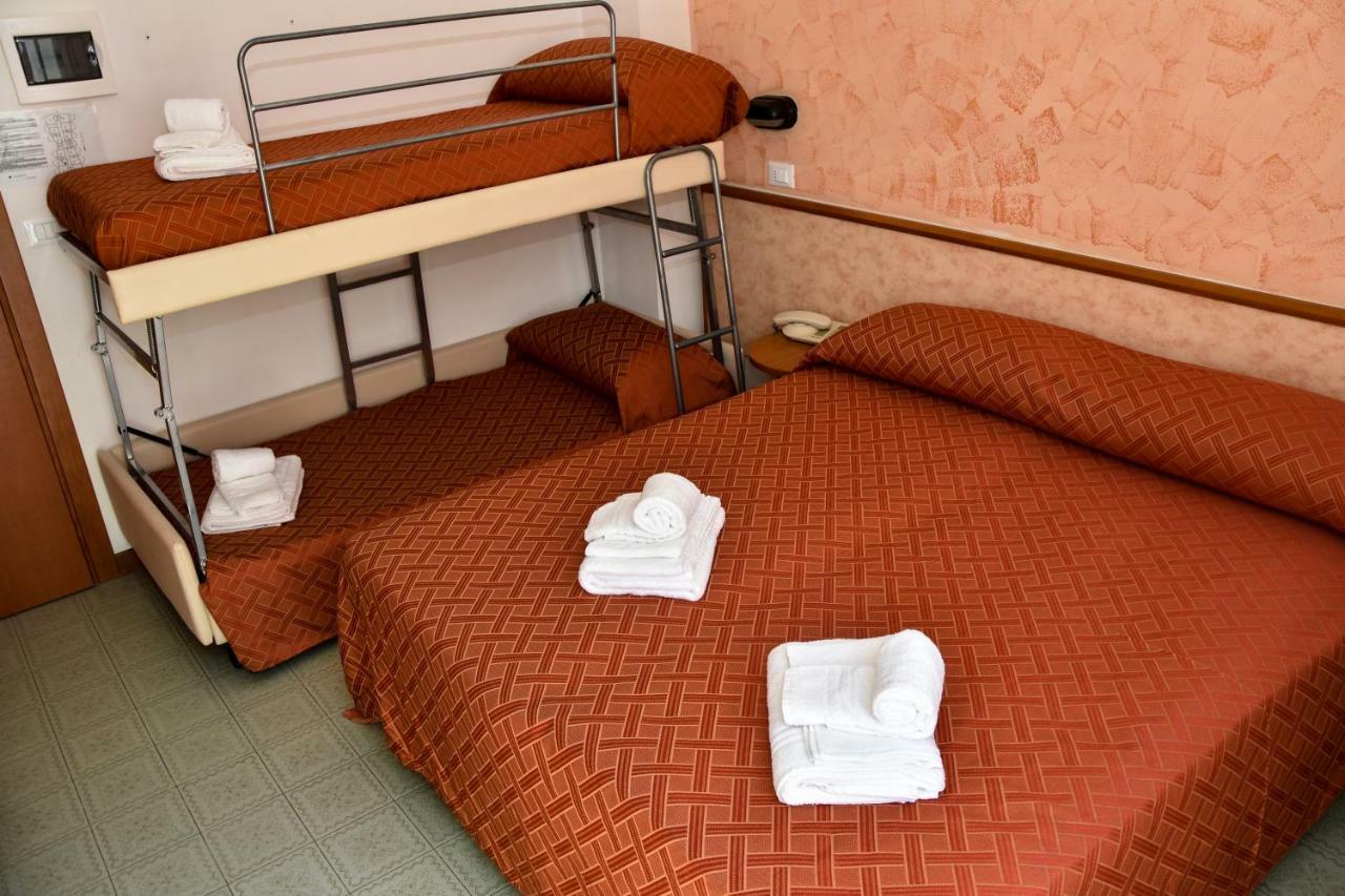 Tyc Hotel Viserbella di Rimini Kültér fotó